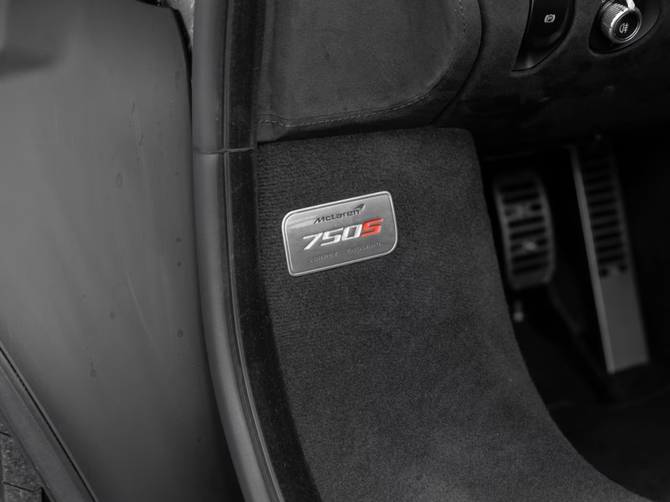 McLaren 750S Coupe - foto 28