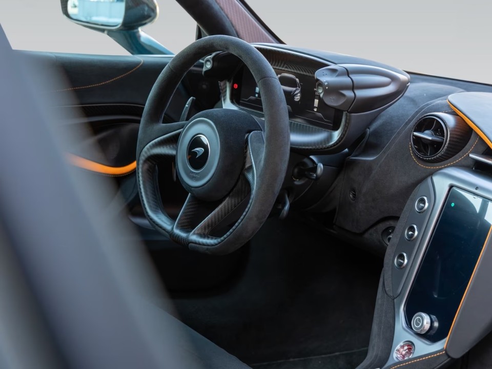 McLaren 750S Coupe - foto 11