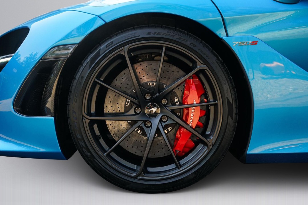 McLaren 750S Coupe - foto 27