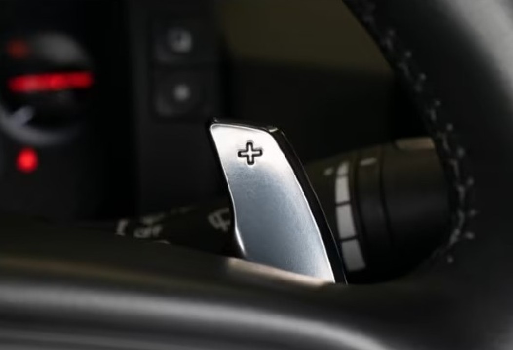 Nissan GT-R - foto 13