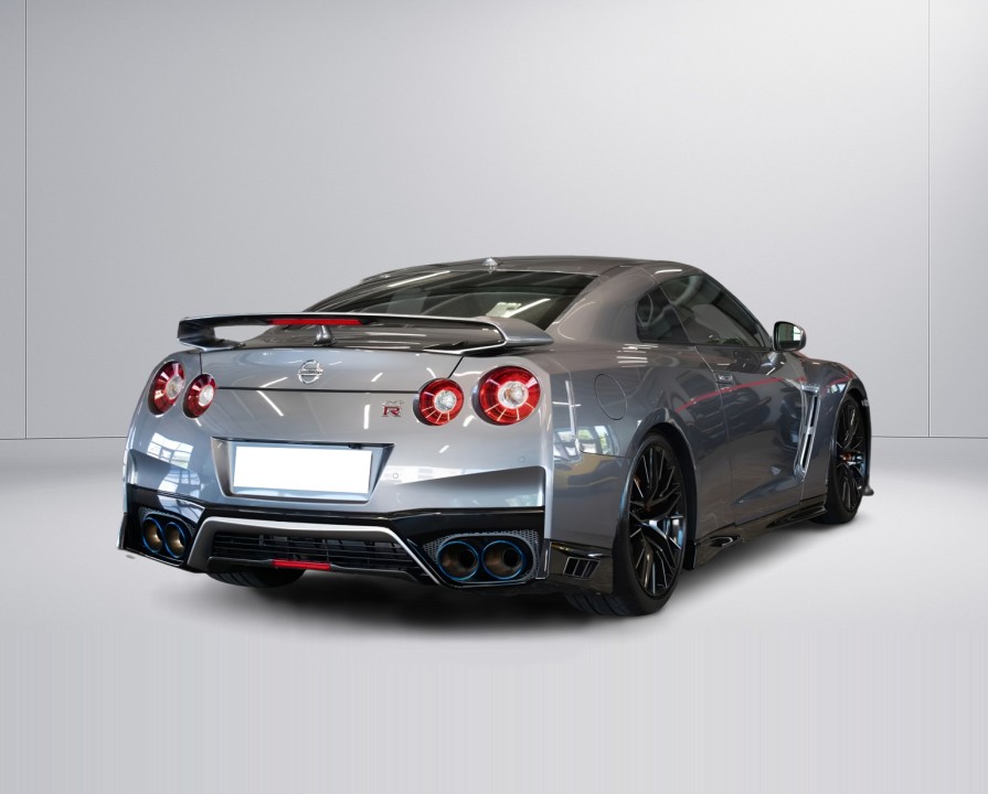 Nissan GT-R (4)