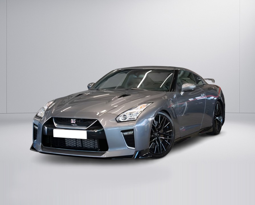 Nissan GT-R (2)