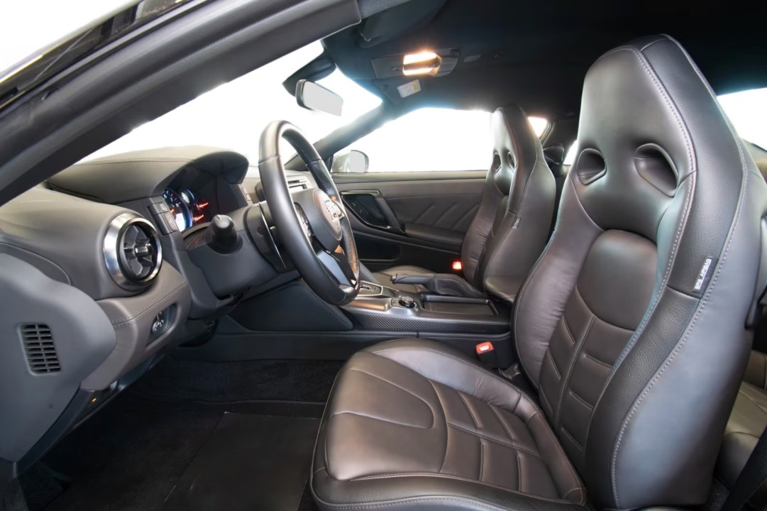 Nissan GT-R - foto 9