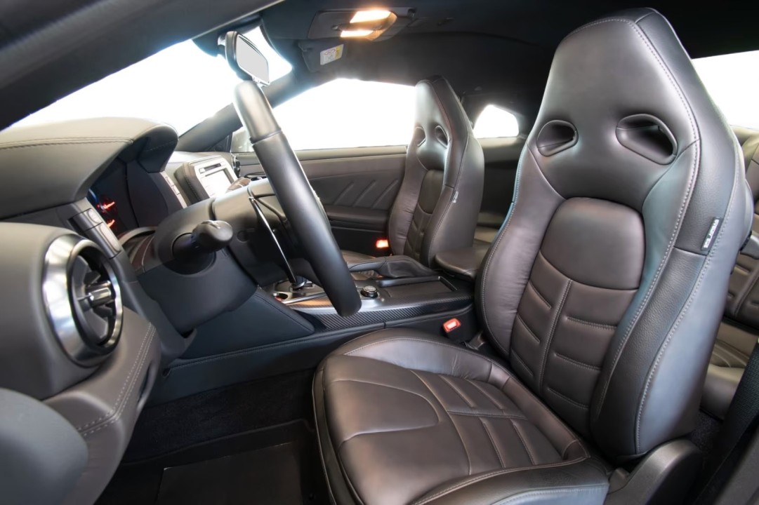 Nissan GT-R - foto 10
