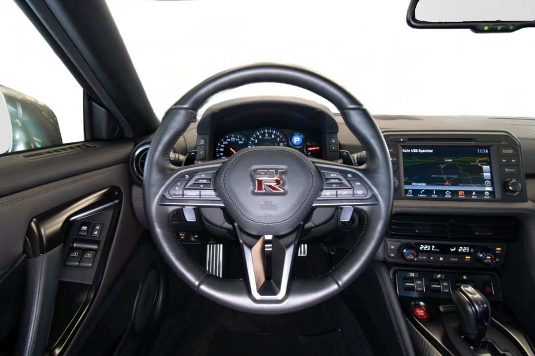 Nissan GT-R - foto 6