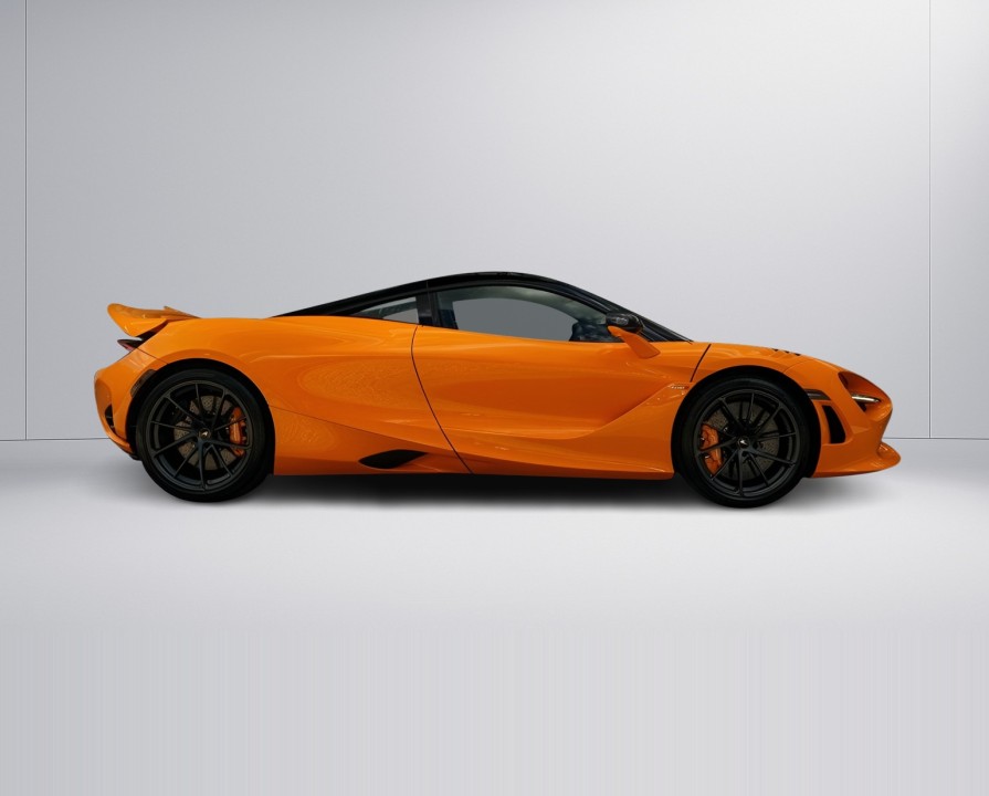 McLaren 750S Coupe (2)