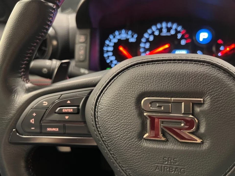 Nissan GT-R - foto 8
