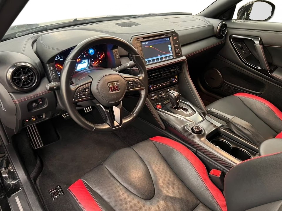 Nissan GT-R - foto 7