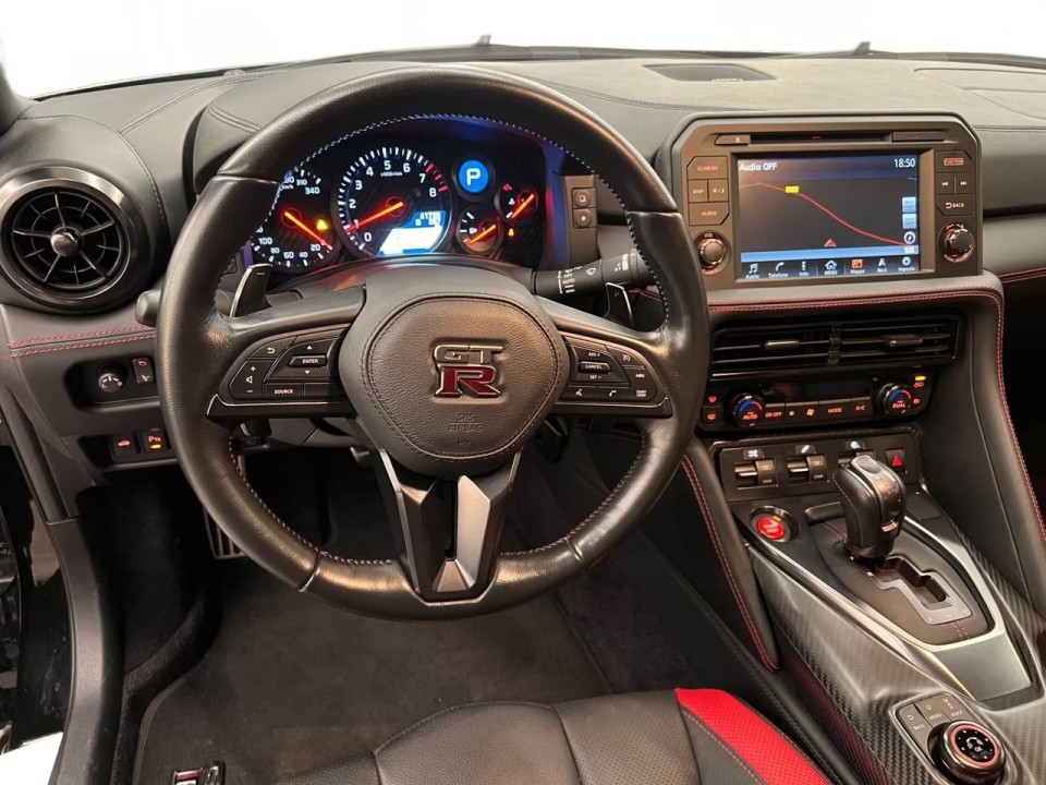Nissan GT-R - foto 6