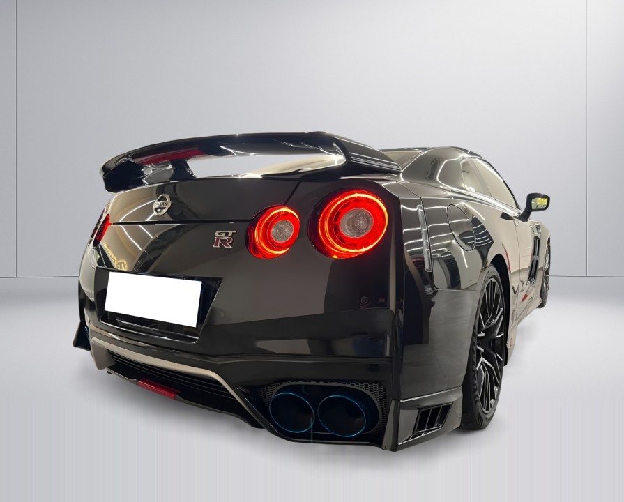 Nissan GT-R (3)