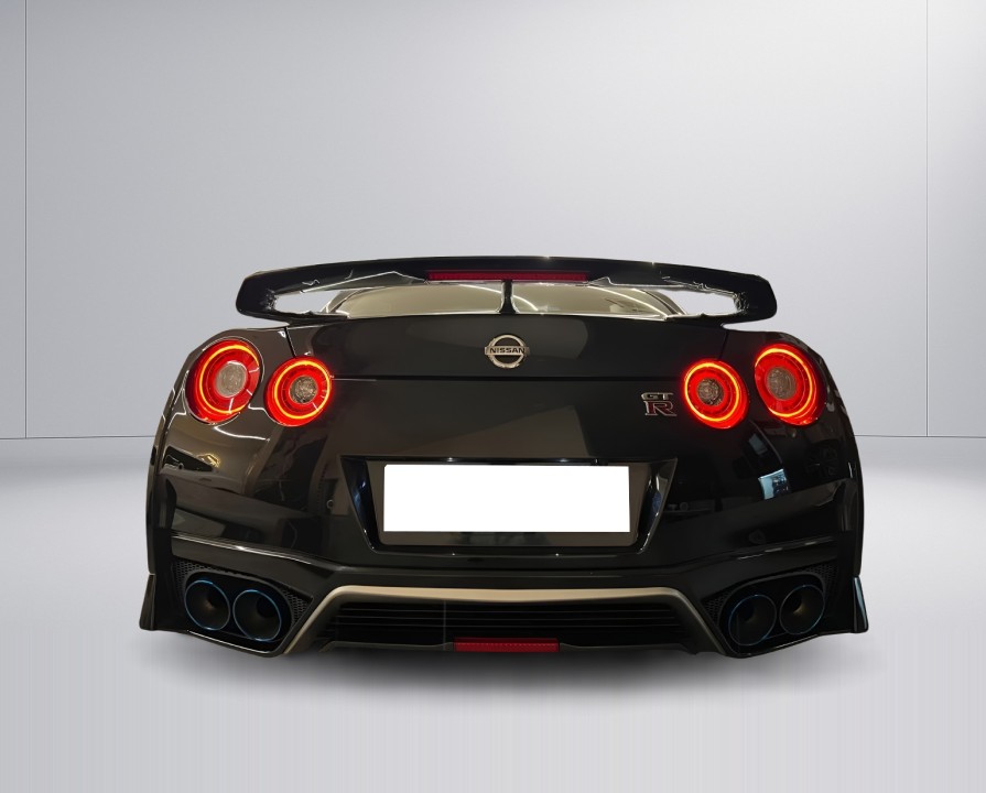 Nissan GT-R (4)