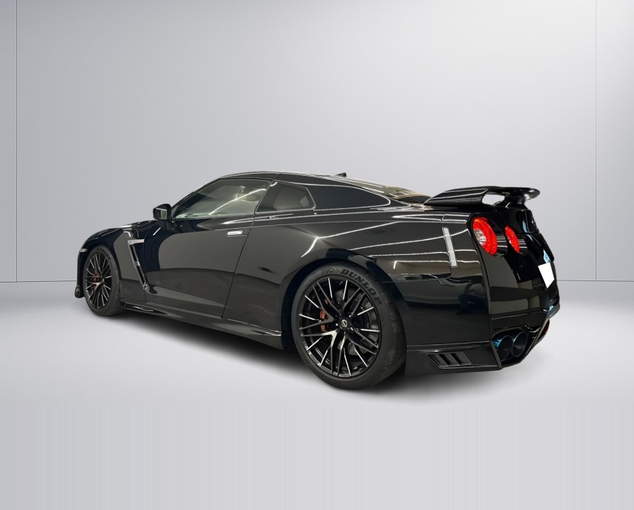 Nissan GT-R (5)