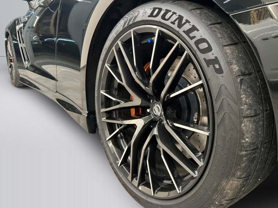 Nissan GT-R - foto 15