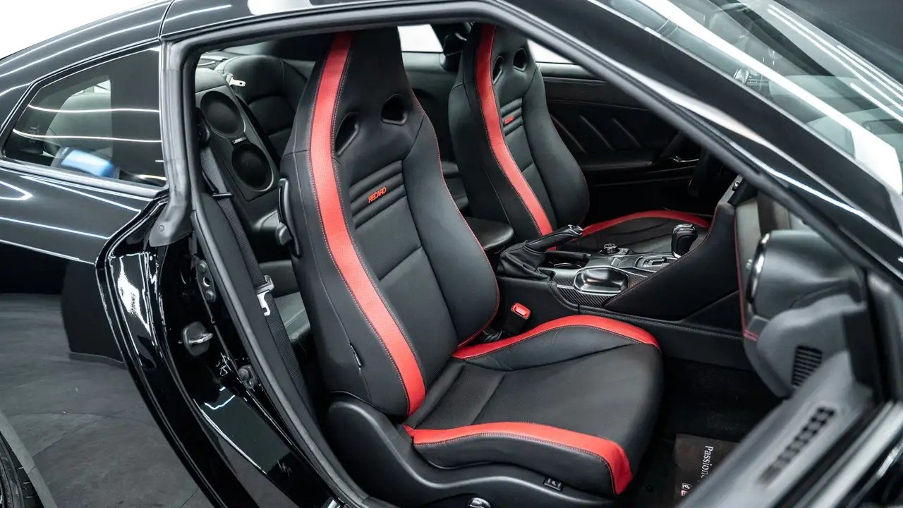 Nissan GT-R - foto 9