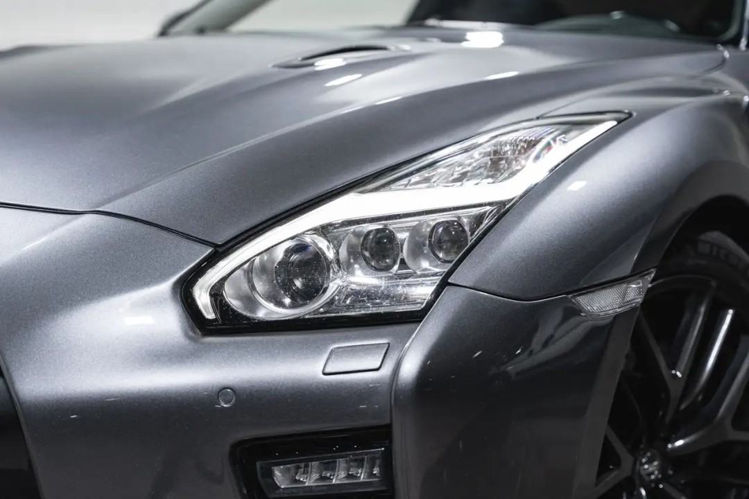 Nissan GT-R - foto 11