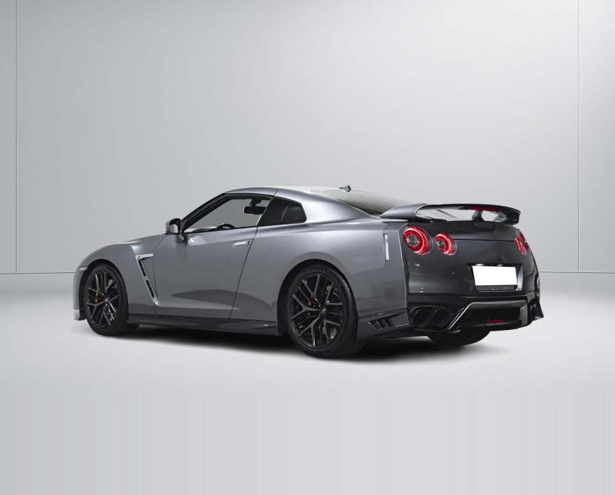 Nissan GT-R (4)