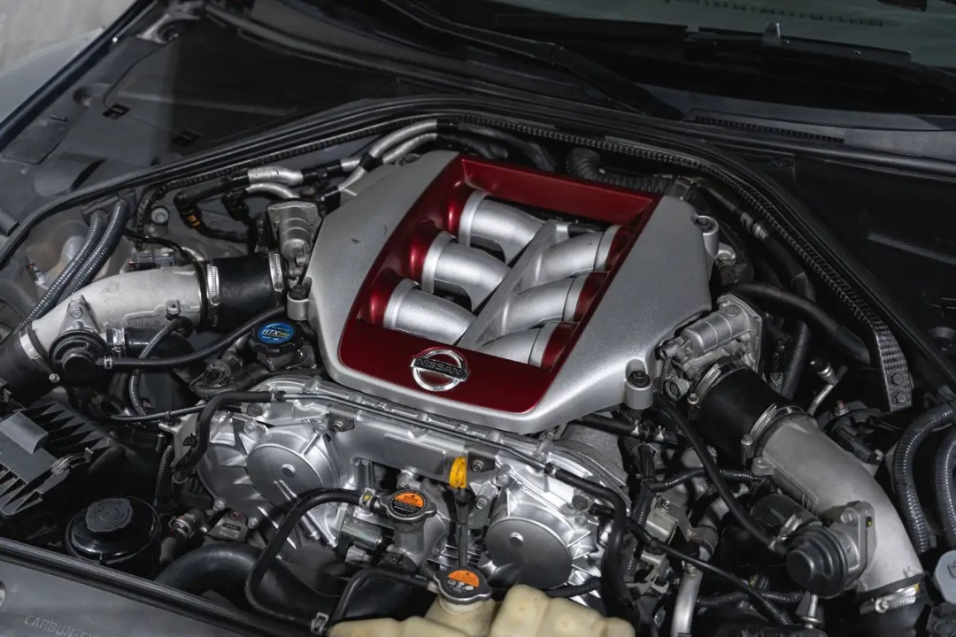 Nissan GT-R - foto 10