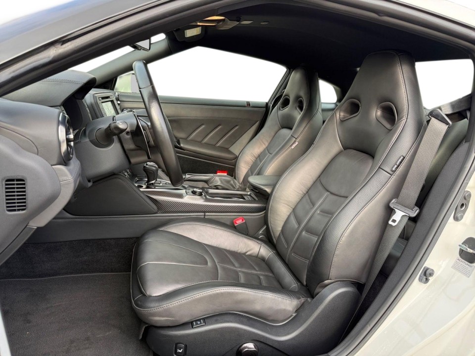 Nissan GT-R Prestige Edition - foto 7