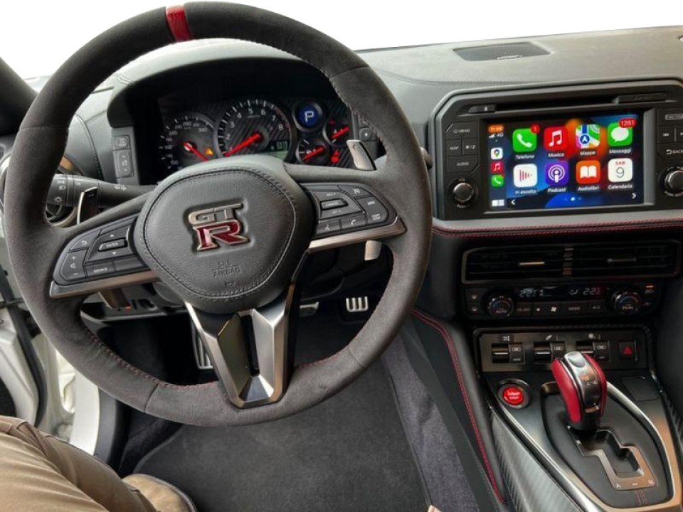 Nissan GT-R - foto 10