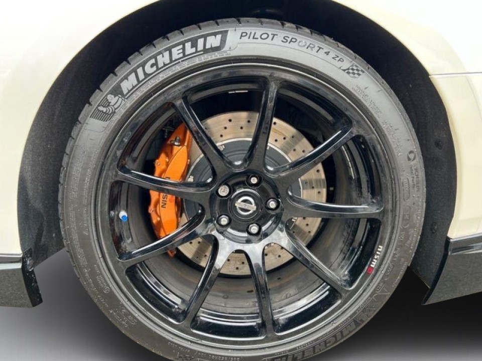Nissan GT-R - foto 15