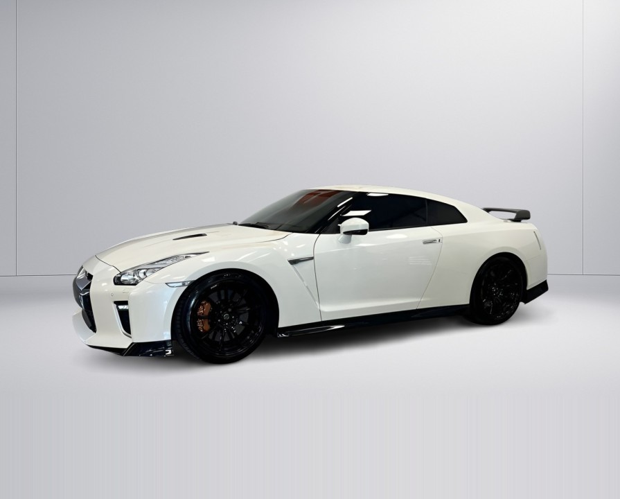 Nissan GT-R (4)