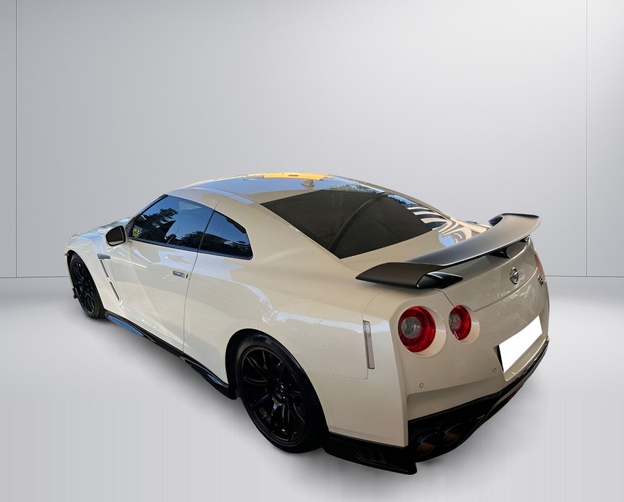 Nissan GT-R (3)