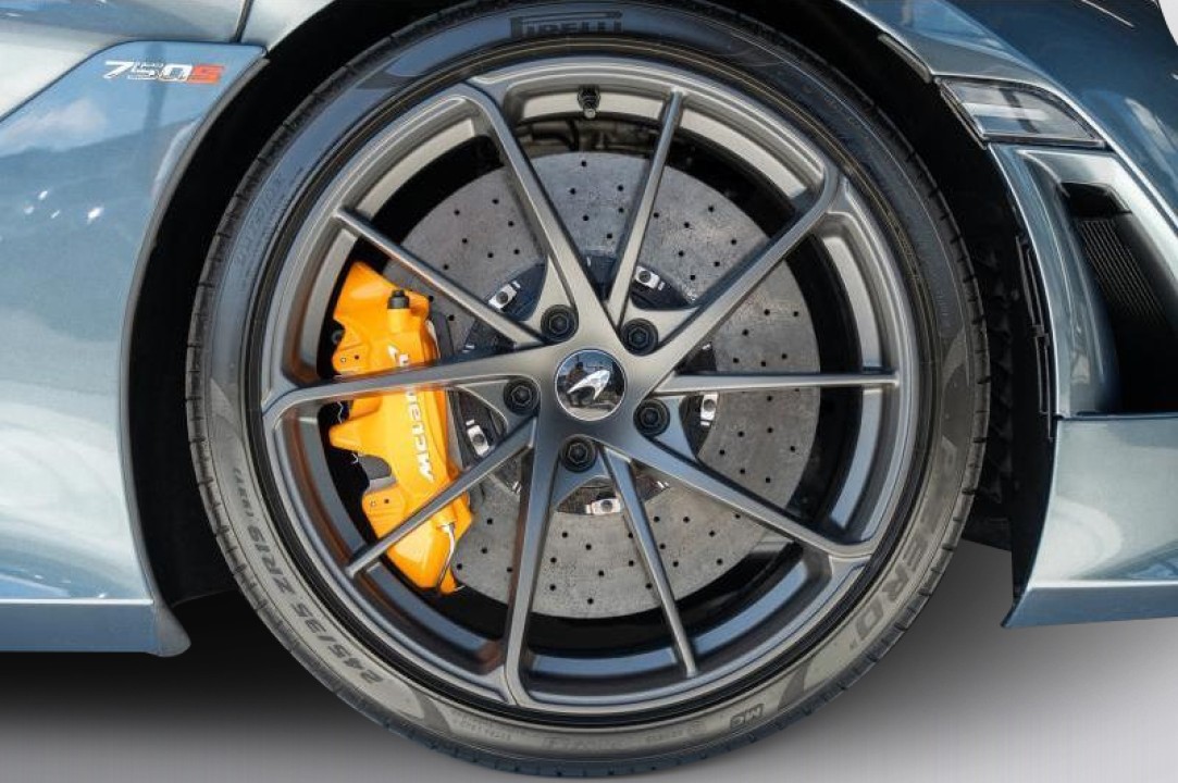 McLaren 750S Coupe - foto 19