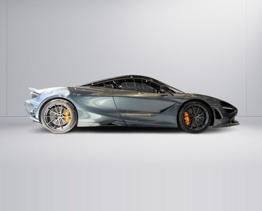 McLaren 750S Coupe (2)