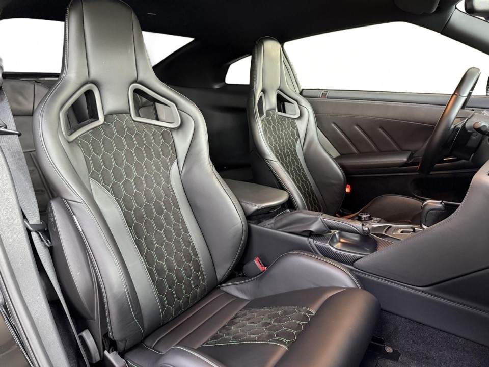 Nissan GT-R Prestige Edition - foto 11