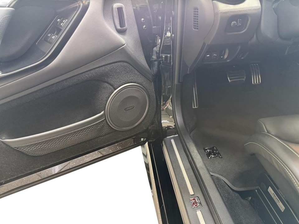 Nissan GT-R Prestige Edition - foto 16