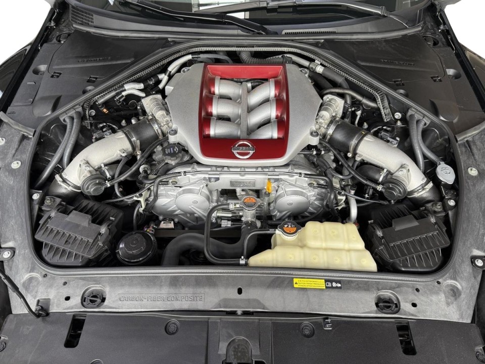 Nissan GT-R Prestige Edition - foto 17
