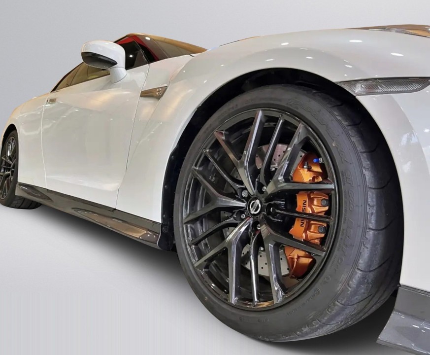 Nissan GT-R - foto 14