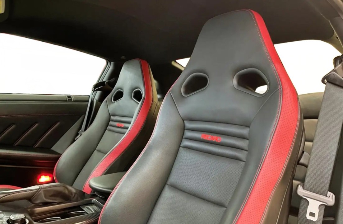 Nissan GT-R - foto 8