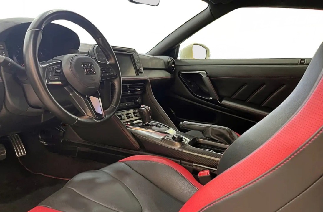 Nissan GT-R - foto 6