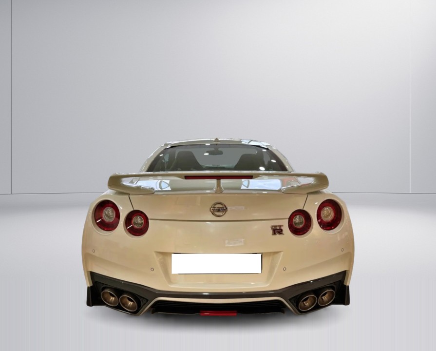 Nissan GT-R (4)