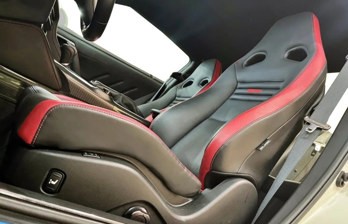 Nissan GT-R - foto 9