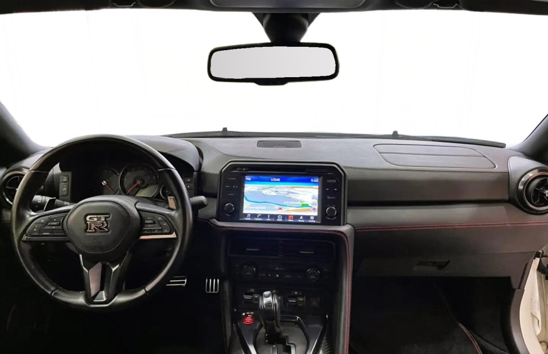 Nissan GT-R - foto 11