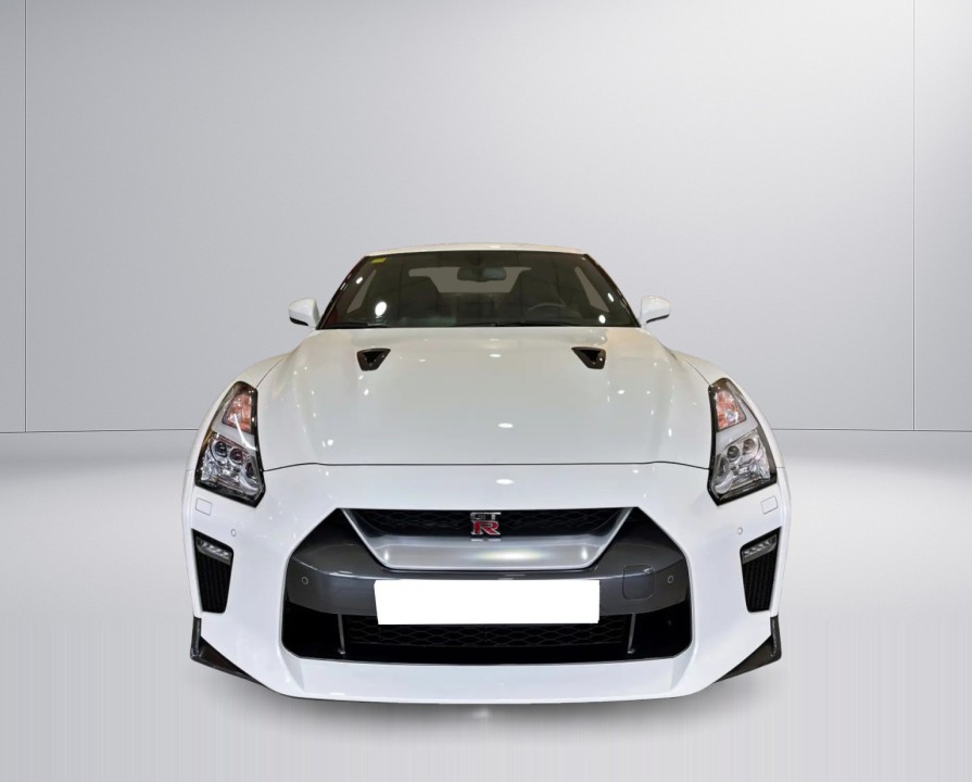 Nissan GT-R (2)