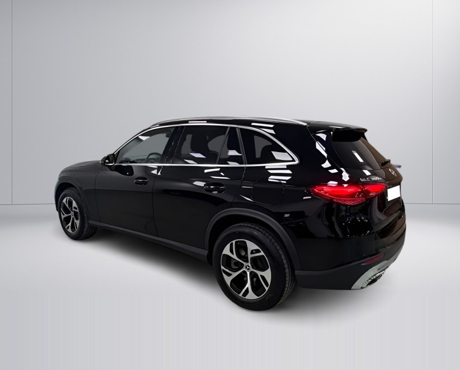 Mercedes-Benz GLC 300e 4MATIC Avantgarde (5)