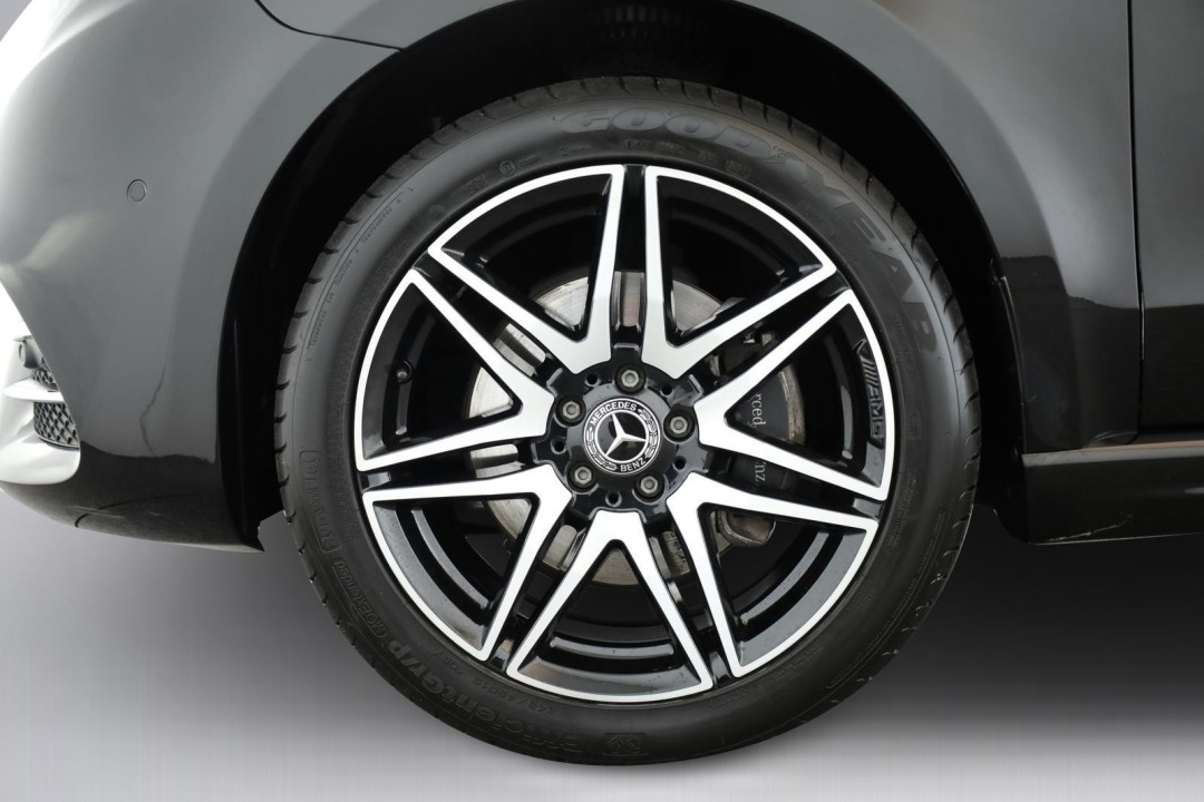 Mercedes-Benz V 300d 4MATIC Extralong Avantgarde - foto 28