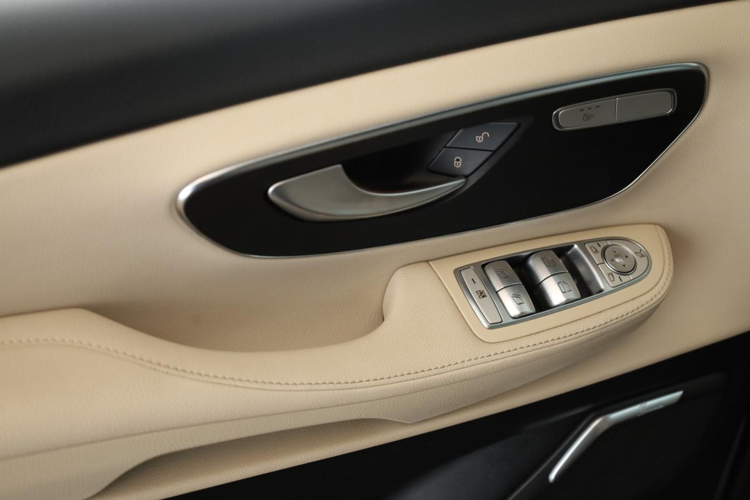 Mercedes-Benz V 300d 4MATIC Extralong Avantgarde - foto 19