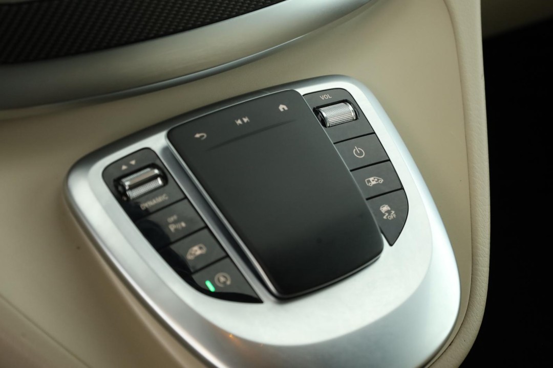 Mercedes-Benz V 300d 4MATIC Extralong Avantgarde - foto 21