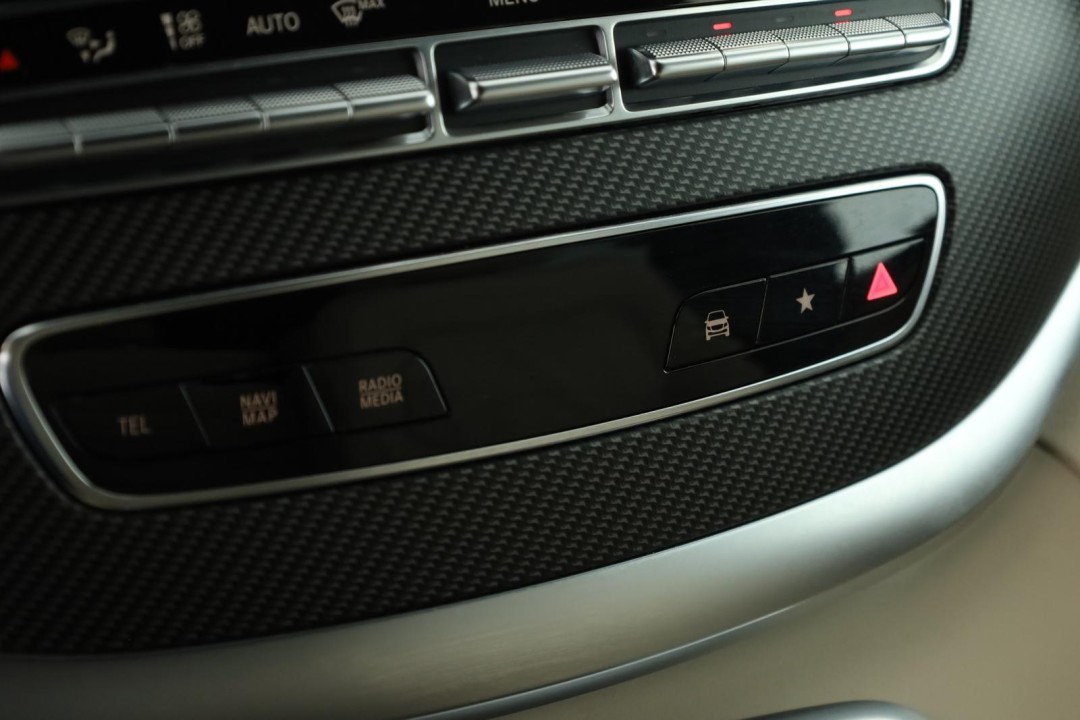 Mercedes-Benz V 300d 4MATIC Extralong Avantgarde - foto 22