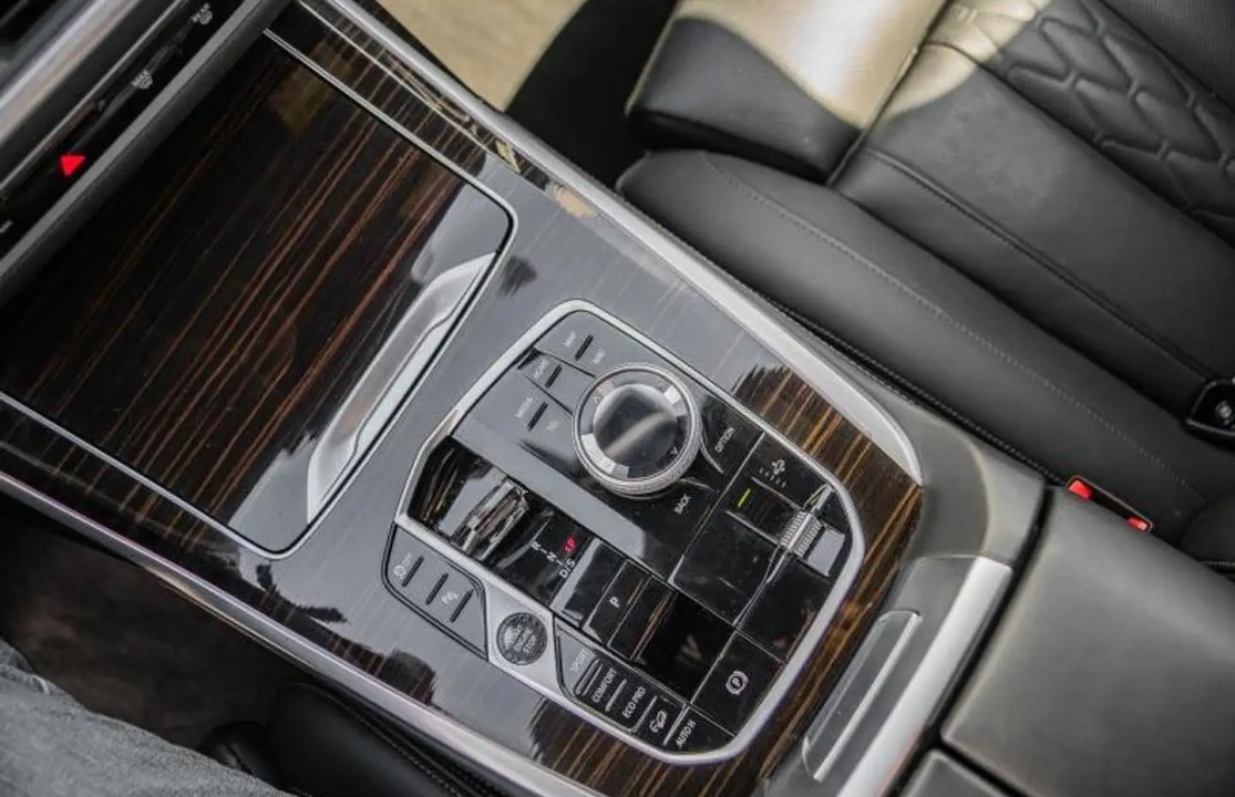 BMW X7 xDrive40d - foto 8