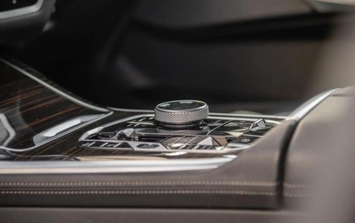 BMW X7 xDrive40d - foto 9