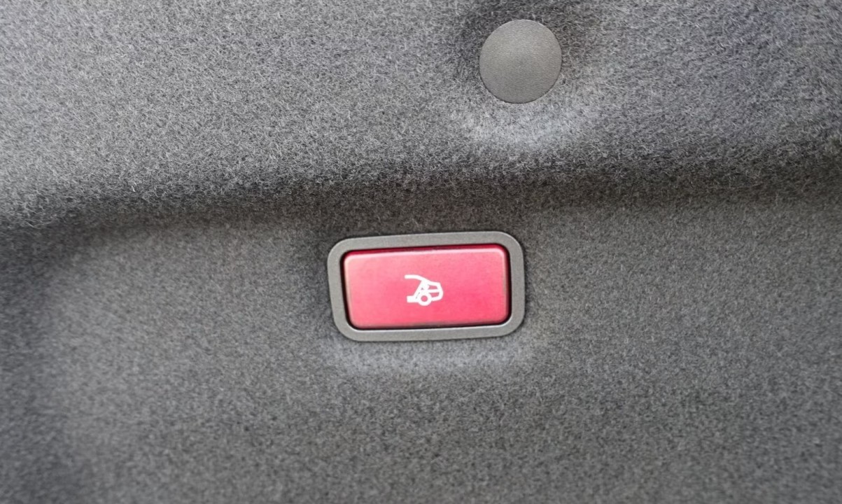 Mercedes-Benz SL 43 AMG - foto 13