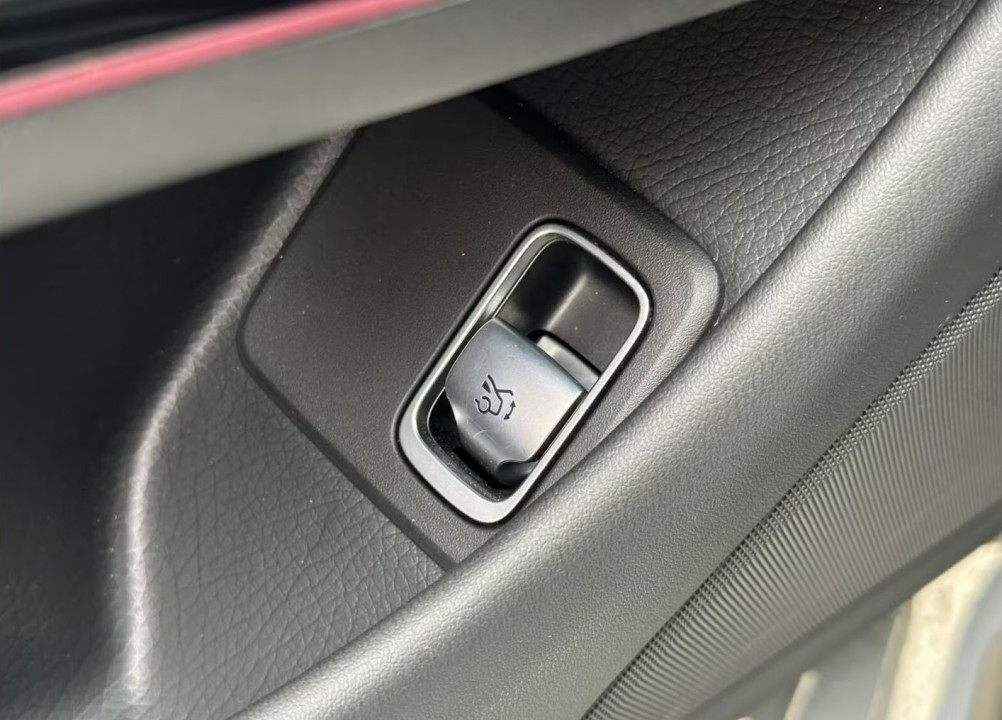 Mercedes-Benz SL 43 AMG - foto 18