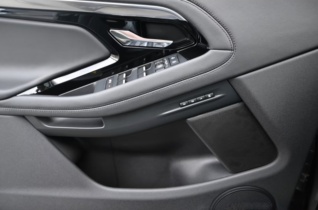 Land Rover Range Rover Evoque D200 R-Dynamic SE - foto 18