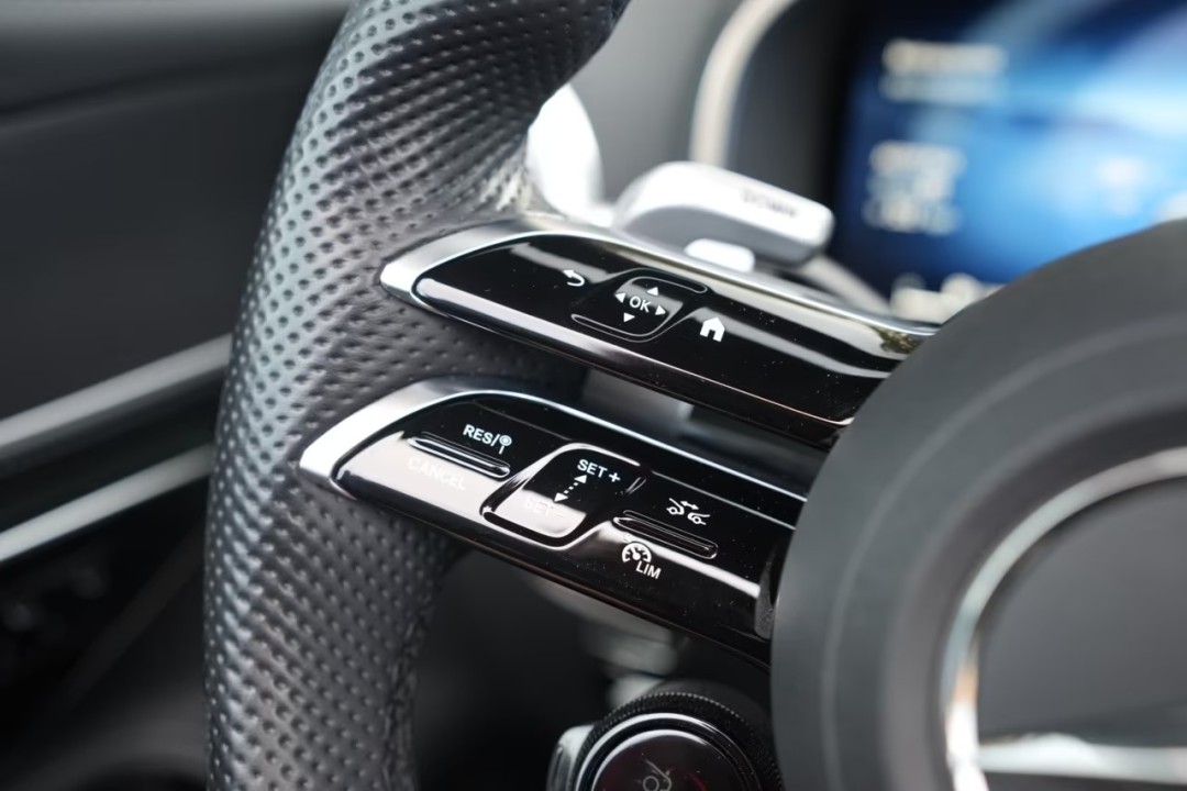 Mercedes-Benz SL 63 AMG - foto 10