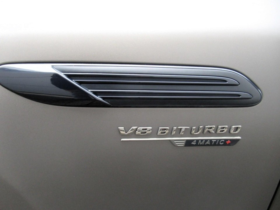 Mercedes-Benz SL 63 AMG - foto 25